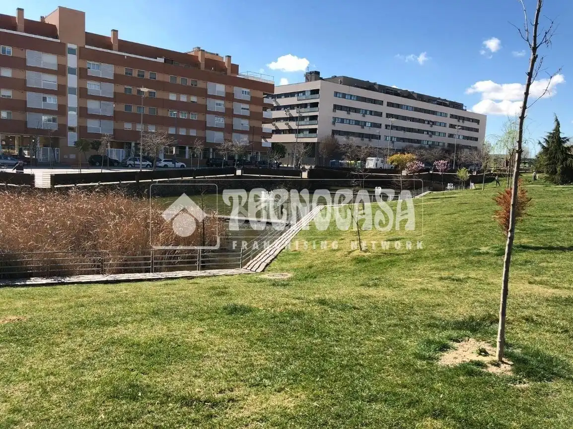 Vista exterior de Garatge en venda en Leganés