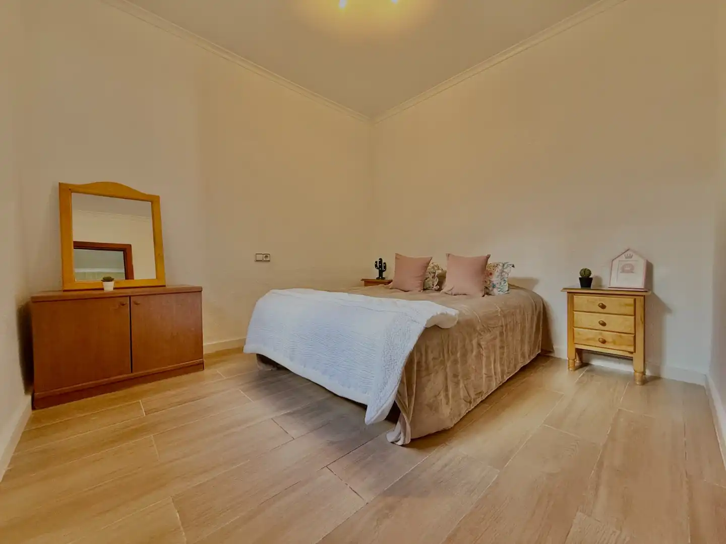 Dormitori de Casa o xalet en venda en San Pedro del Pinatar amb Jardí privat, Terrassa i Traster