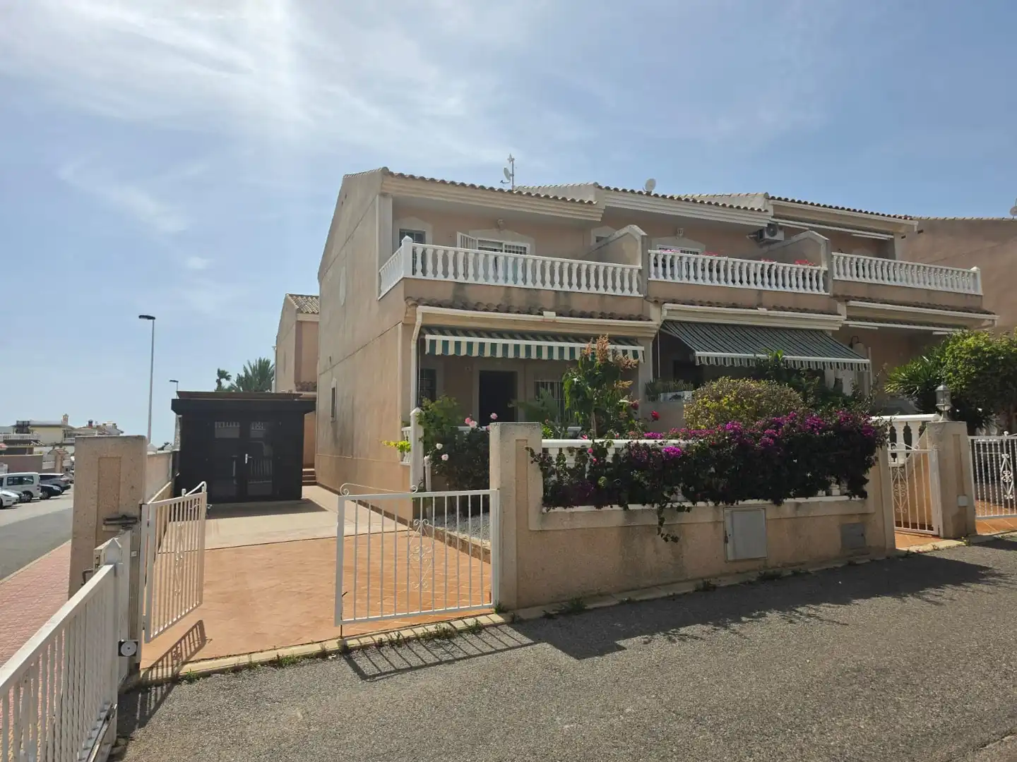 Vista exterior de Casa o chalet en venta en Torrevieja con Amueblado