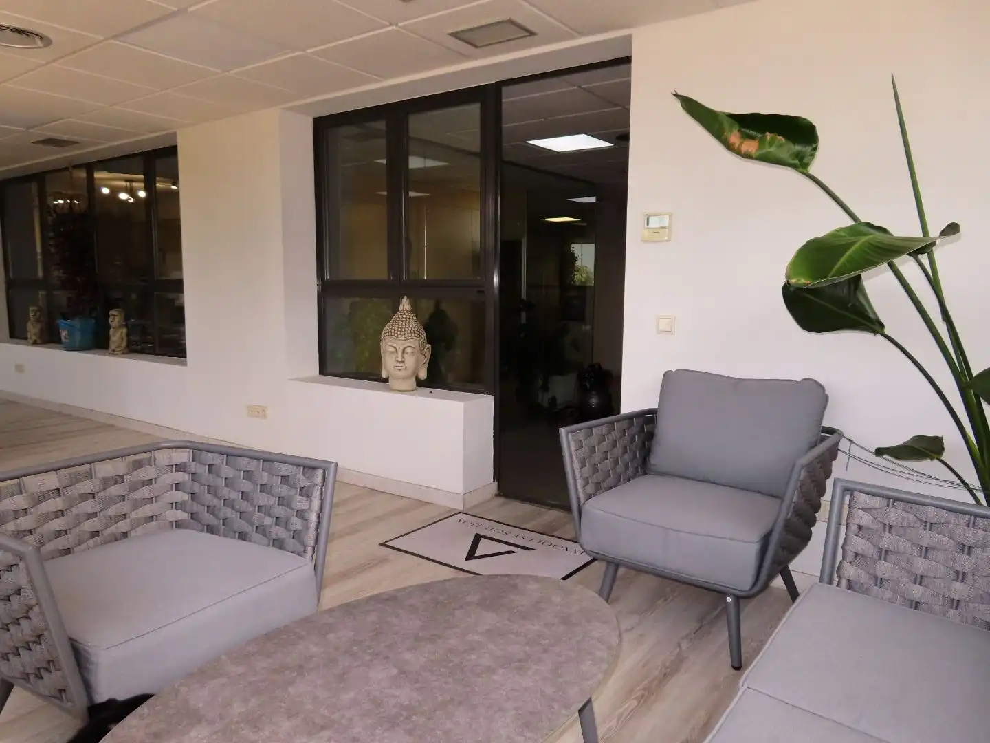 Büro zur Miete in Madrid mit Klimaanlage, Heizung und Möbliert