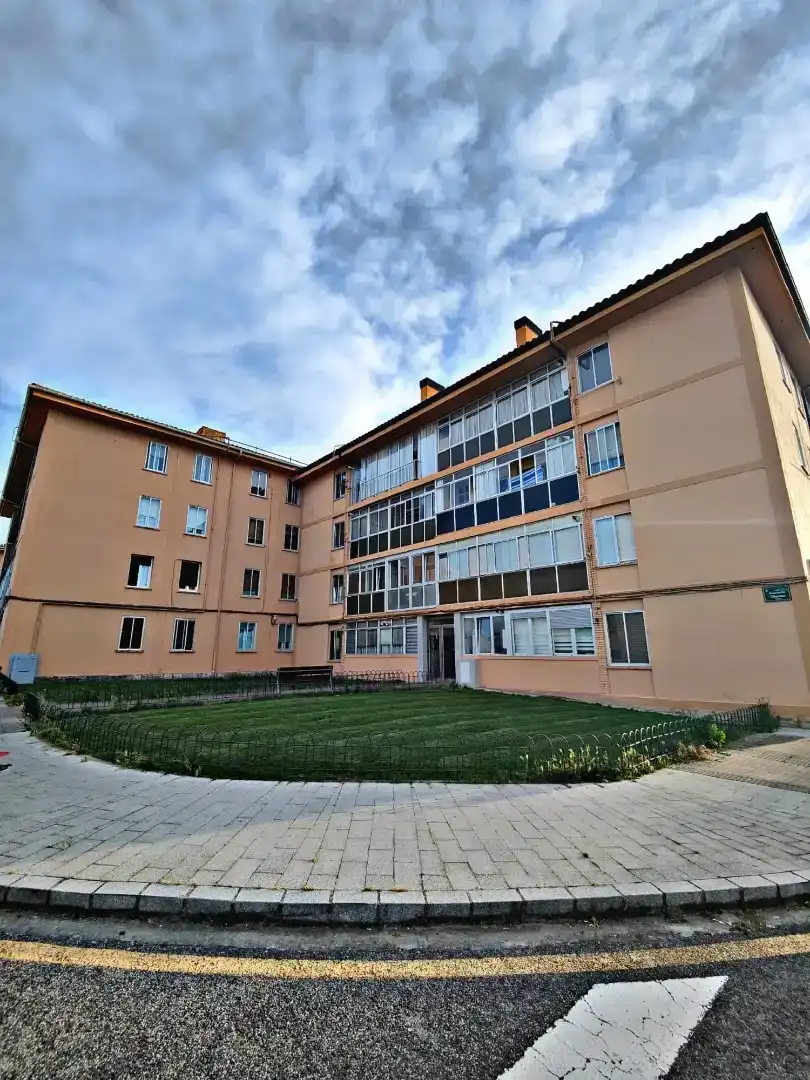 Vista exterior de Piso en venta en Beriáin
