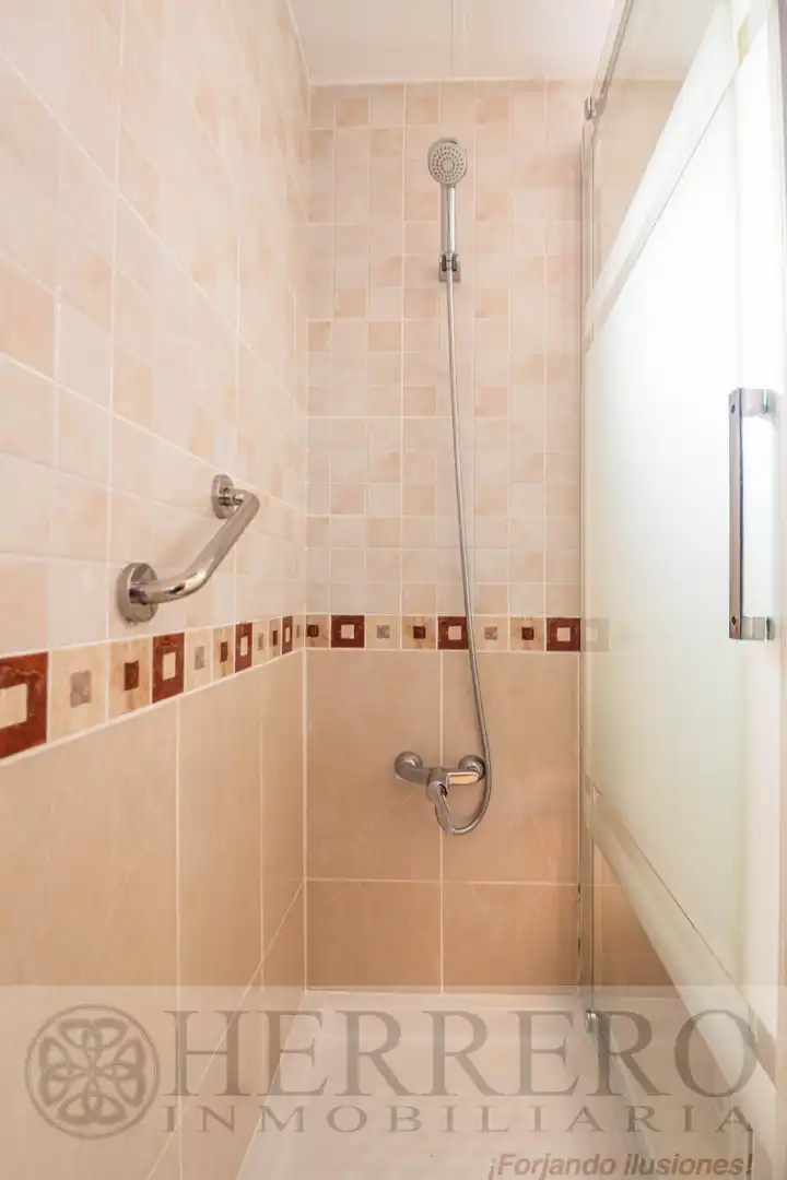 Baño de Casa o chalet en venta en Gandia con Aire acondicionado, Calefacción y Jardín privado