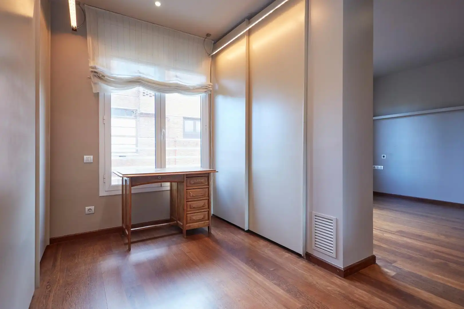 Schlafzimmer von Wohnung zur Miete in Barcelona mit Klimaanlage, Terrasse und Abstellraum