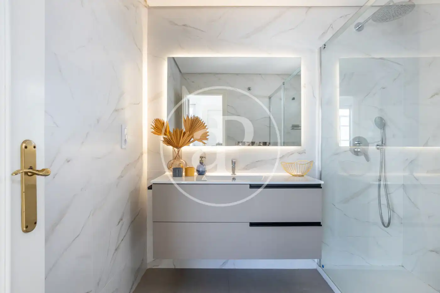Bathroom of Attic for rent in Valencia  with Air Conditioner, Heating and Terrace