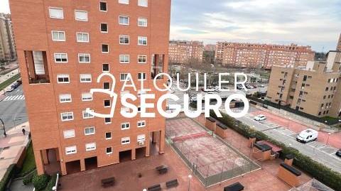 Photo 2 of Flat to rent in De Los Planetas, Parla Este, Parla