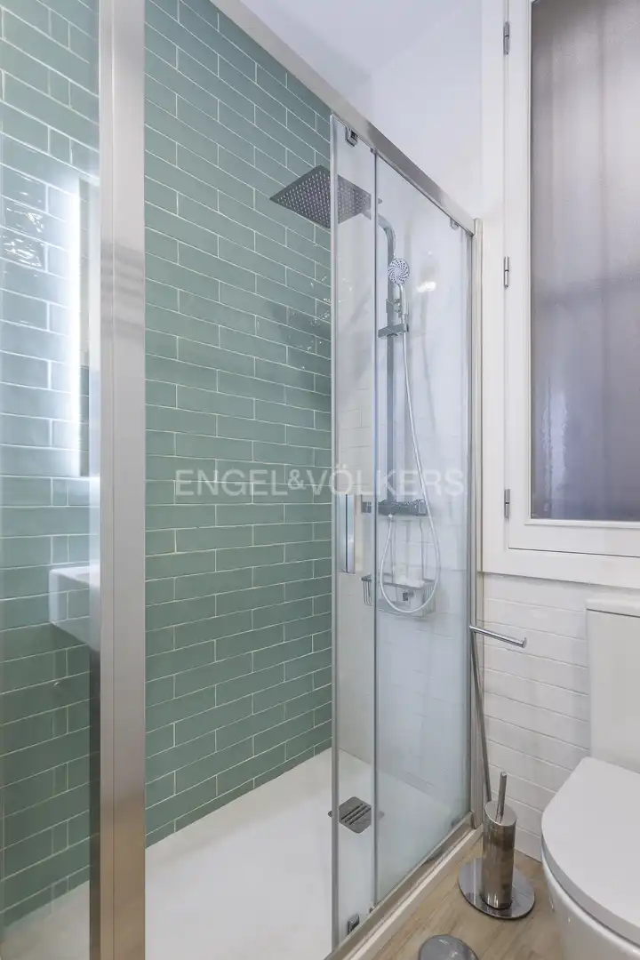 Baño de Apartamento de alquiler en Madrid con Aire acondicionado, Calefacción y Amueblado