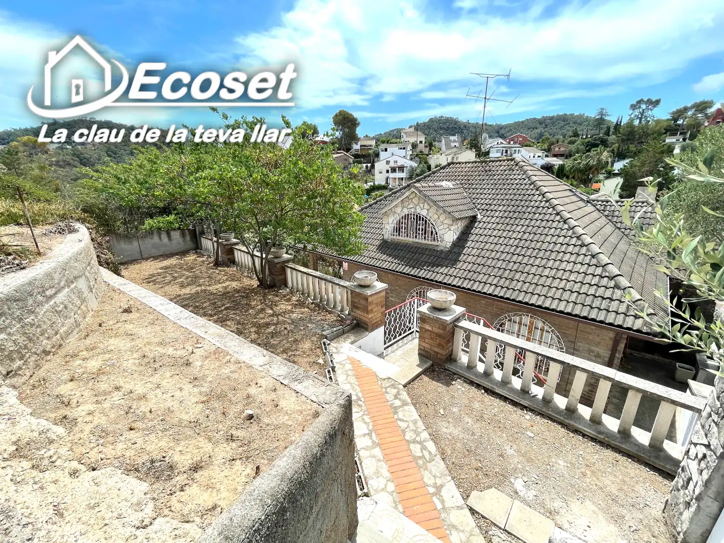 Vista exterior de Casa o xalet en venda en Cervelló amb Calefacció, Jardí privat i Terrassa