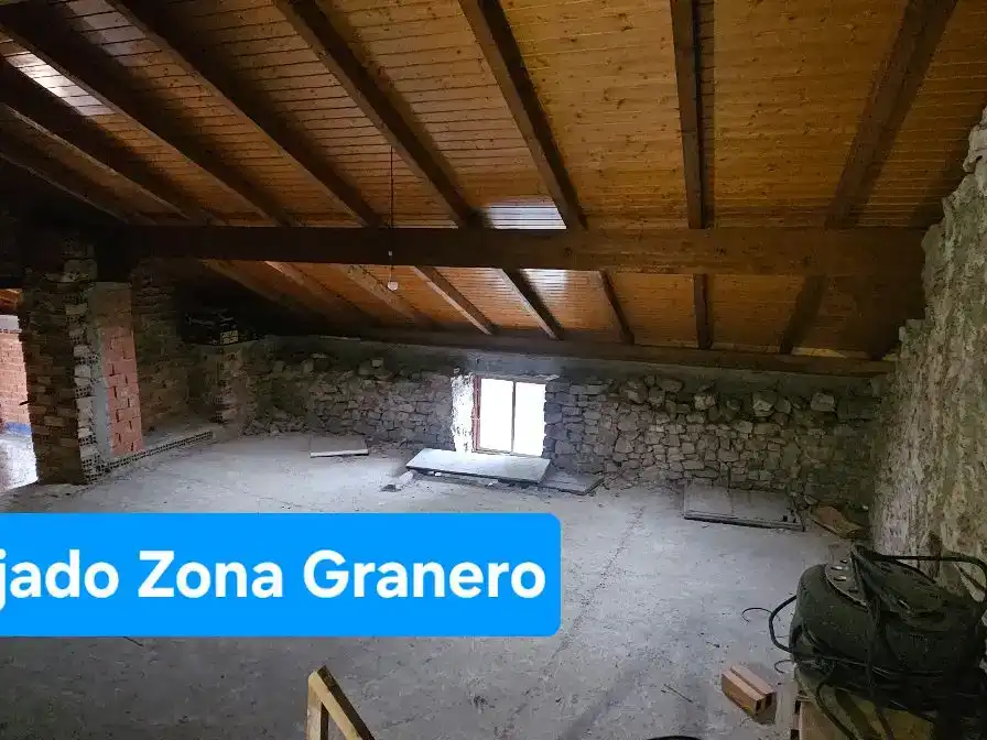 Casa o xalet en venda en Corvera de Asturias amb Balcó