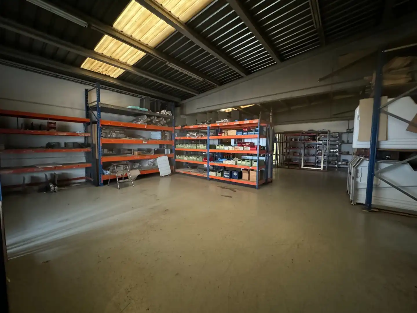 Fabrikhallen zur Miete in Balenyà