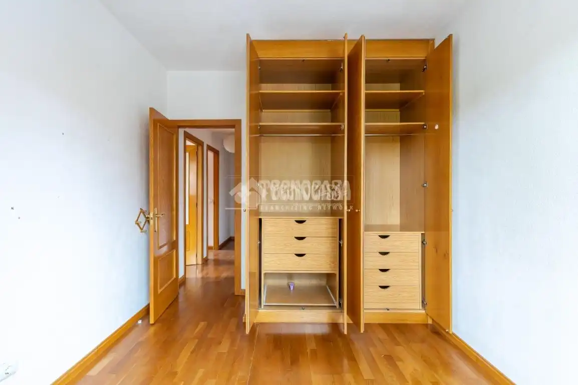 Bedroom of Flat for sale in Madrid  with Heating, Parquet flooring and Storage room