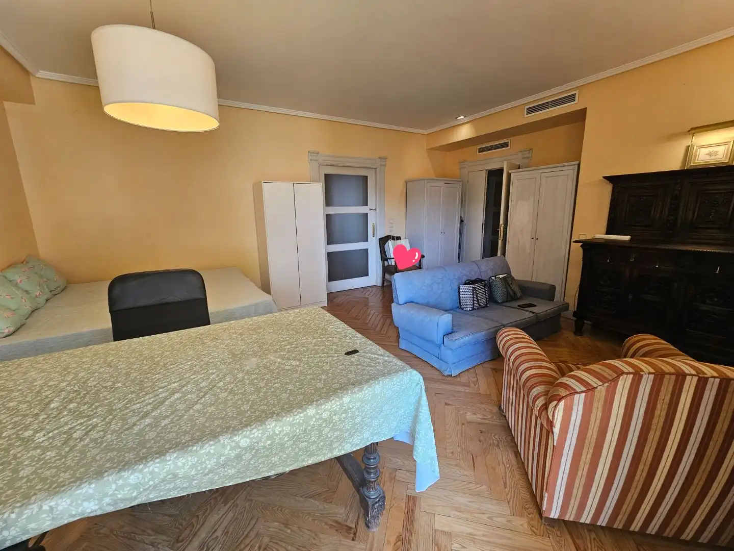 Sala d'estar de Pis per a compartir en Madrid amb Aire condicionat, Calefacció i Parquet