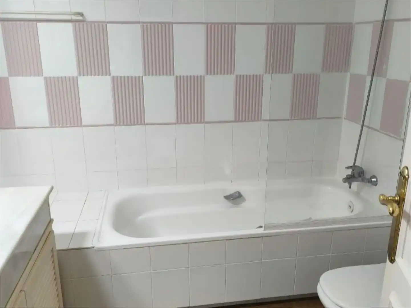 Baño de Piso en venta en Marbella con Aire acondicionado y Piscina