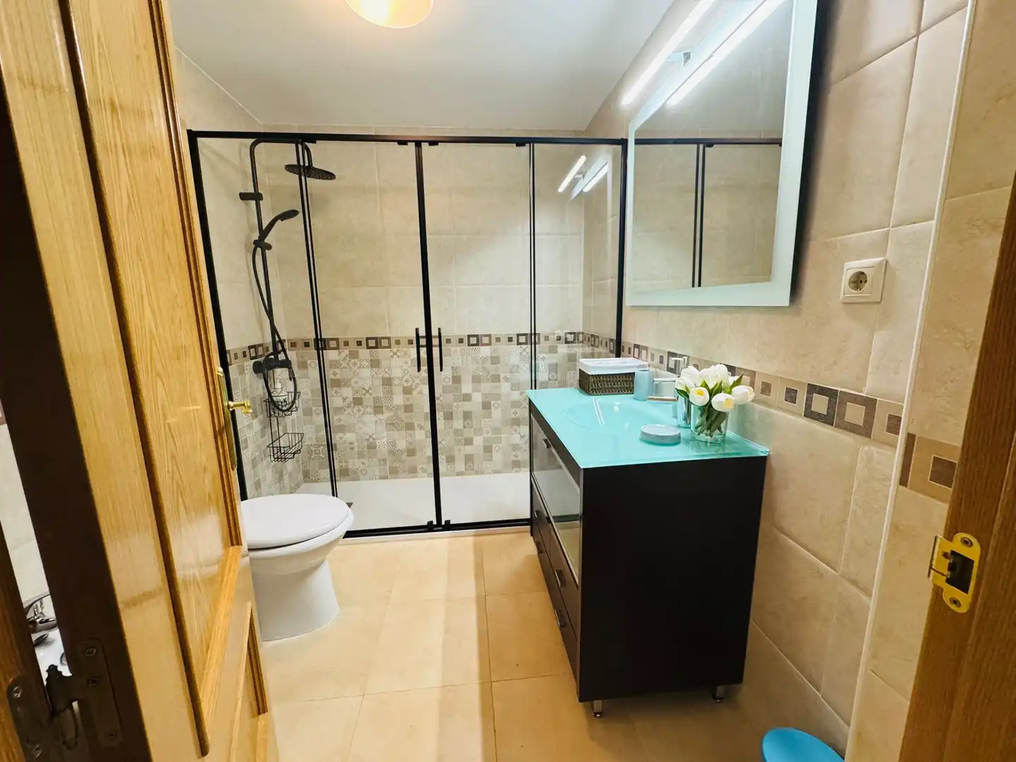 Bathroom of Duplexes for rent in Sevilla la Nueva  with Air Conditioner, Heating and Storage room