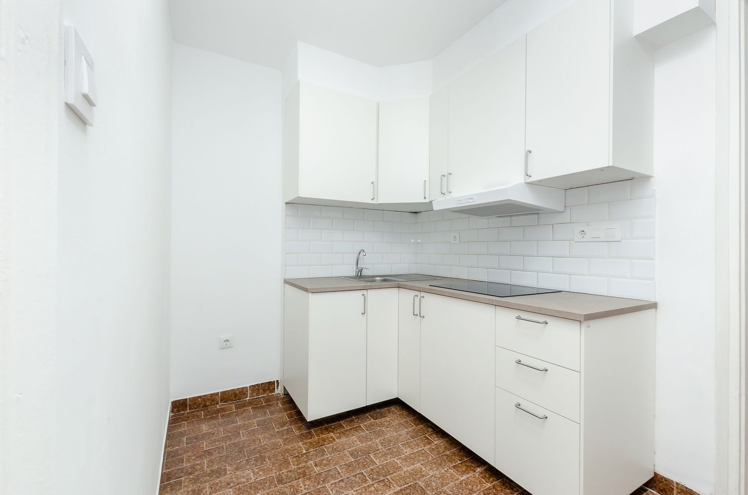 Kitchen of Flat for sale in L'Hospitalet de Llobregat