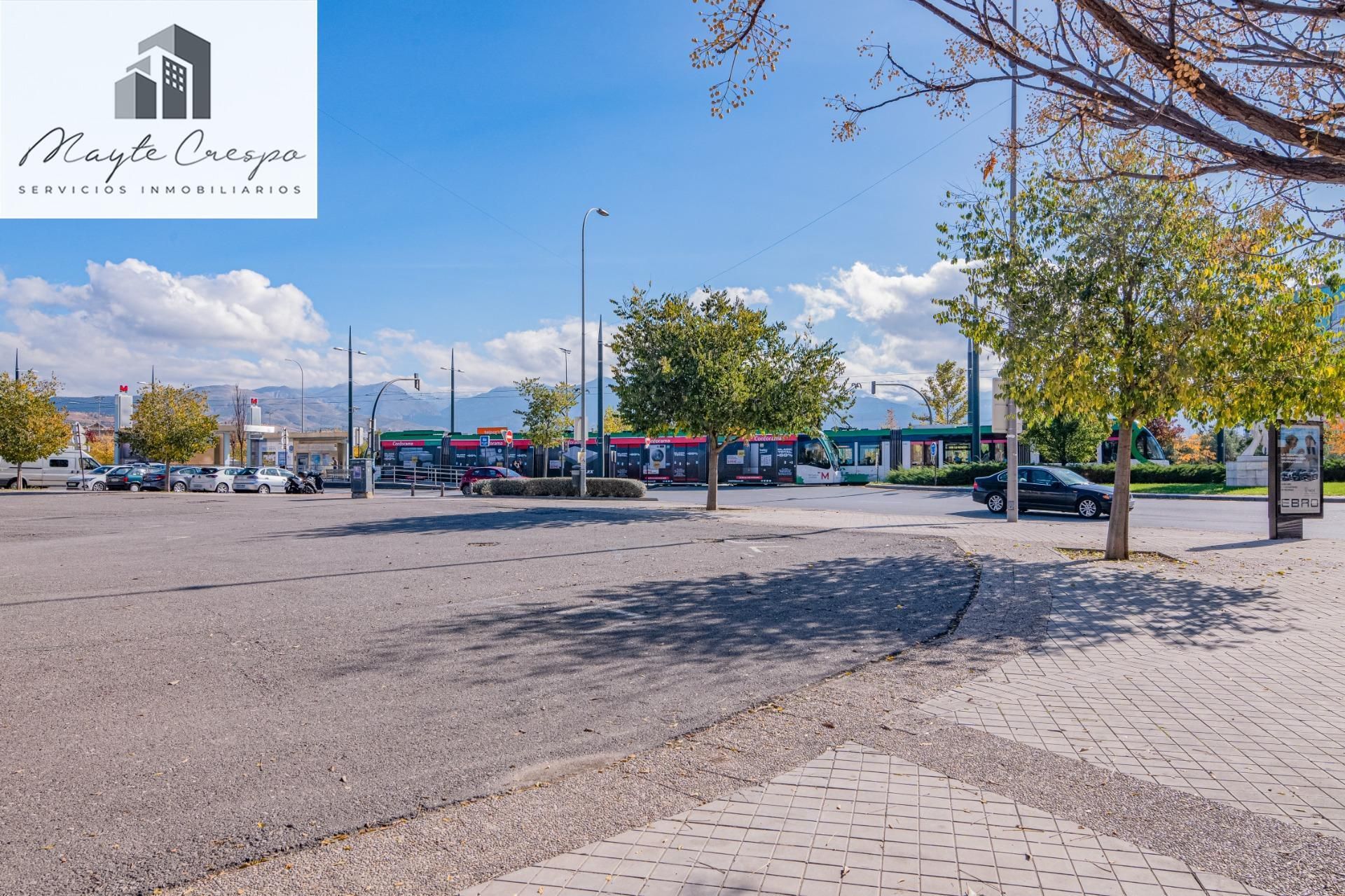 Exterior view of Flat for sale in  Granada Capital