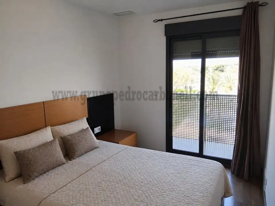 Habitación de Piso en venta en Elche / Elx con Aire acondicionado, Terraza y Amueblado