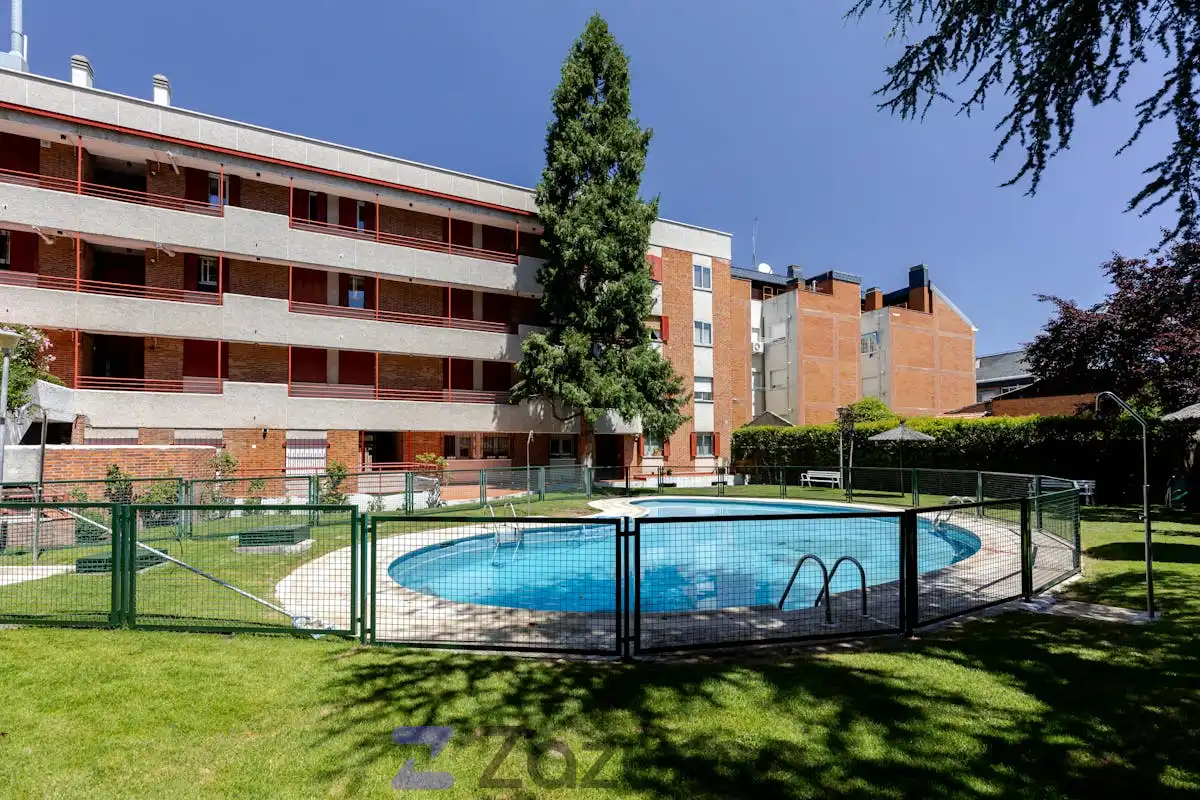 Swimming pool of Flat for rent in Las Rozas de Madrid  with Heating, Private garden and Swimming Pool