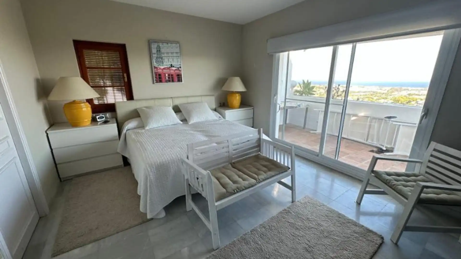 Habitación de Apartamento de alquiler en Benahavís con Aire acondicionado, Calefacción y Terraza