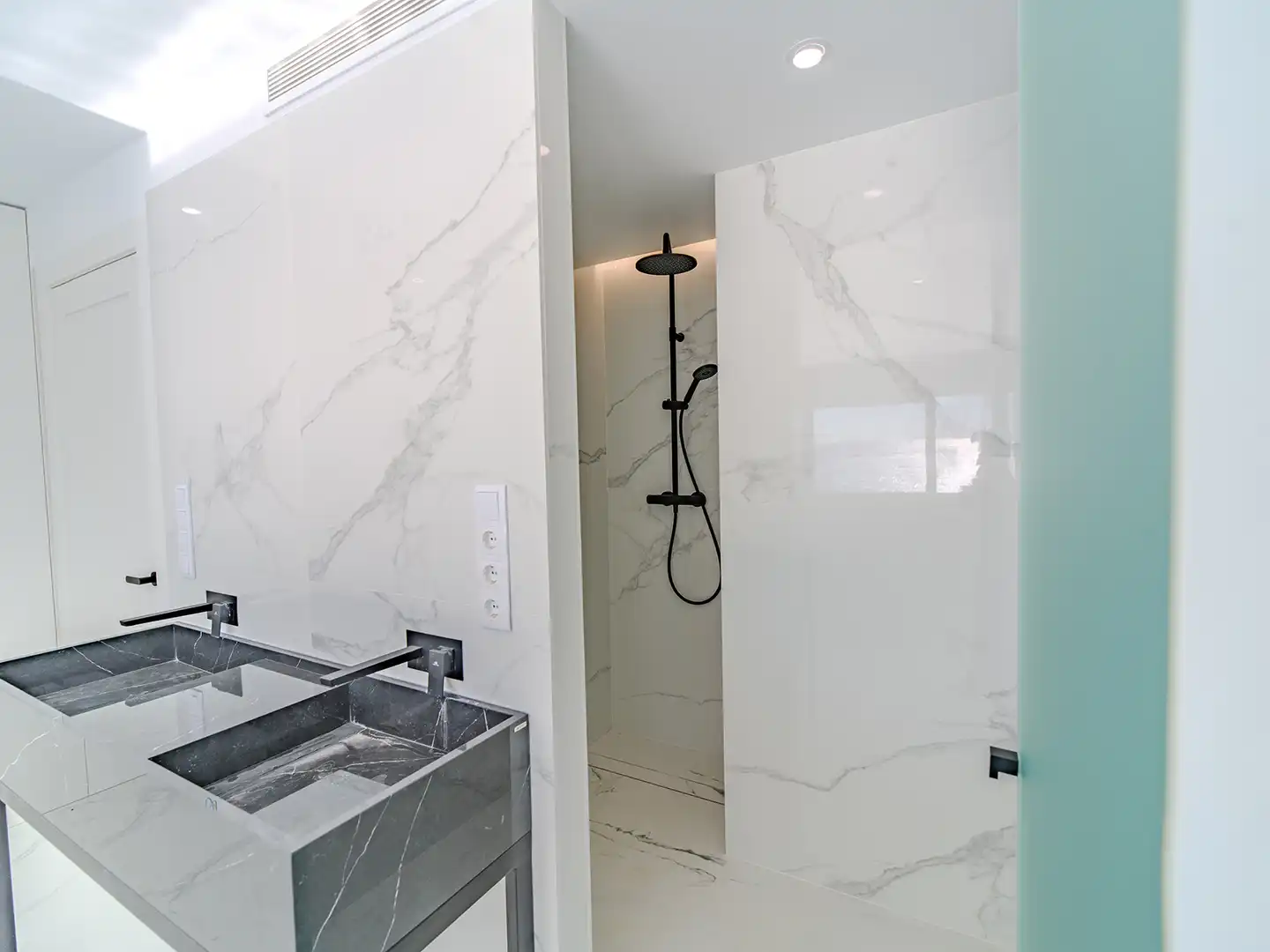 Bathroom of Houses for sale in El Campello  with Air Conditioner, Heating and Private garden