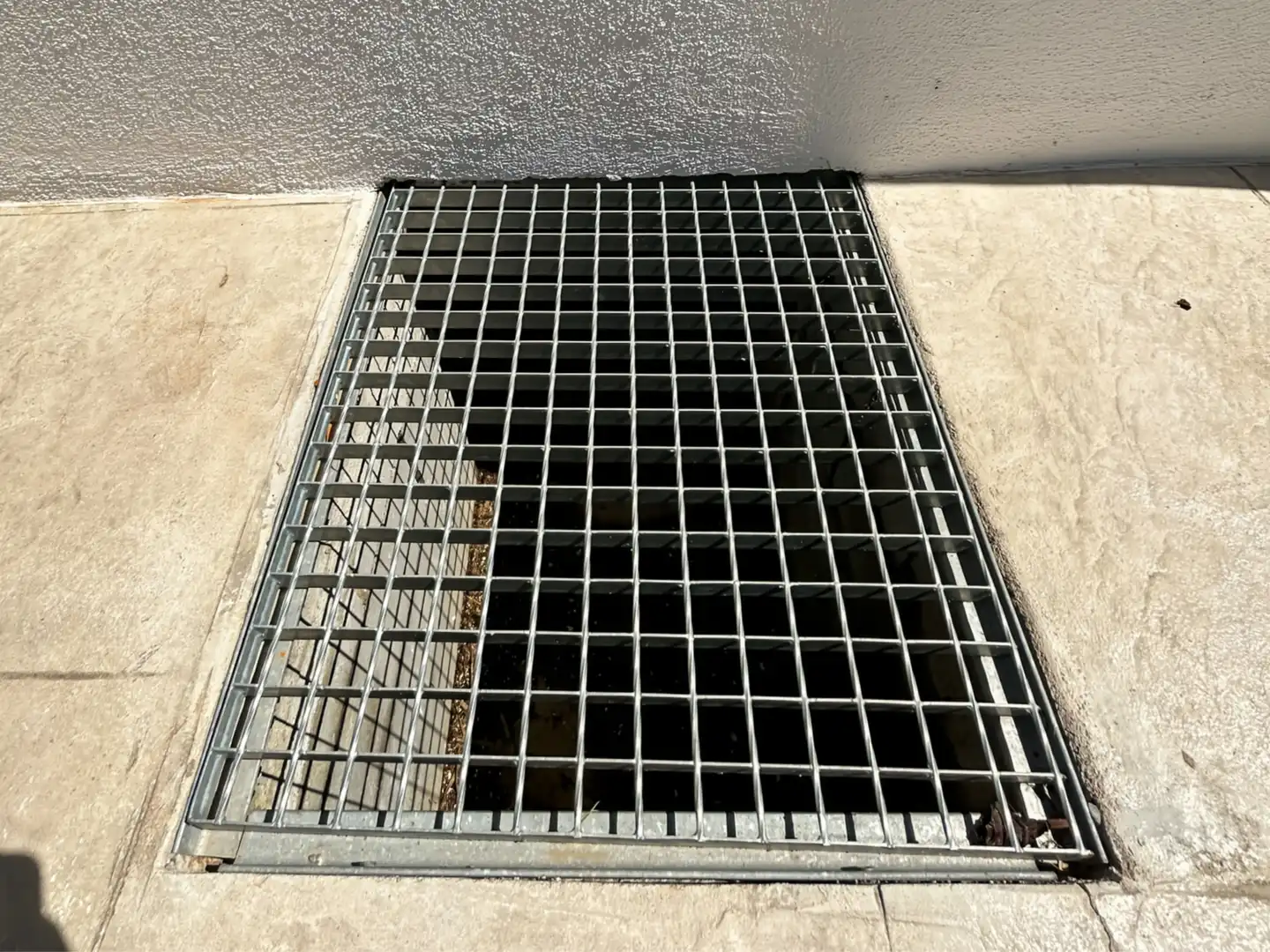 Außenansicht von Einfamilien-Reihenhaus zum Verkauf in Empuriabrava mit Klimaanlage, Heizung und Schwimmbad