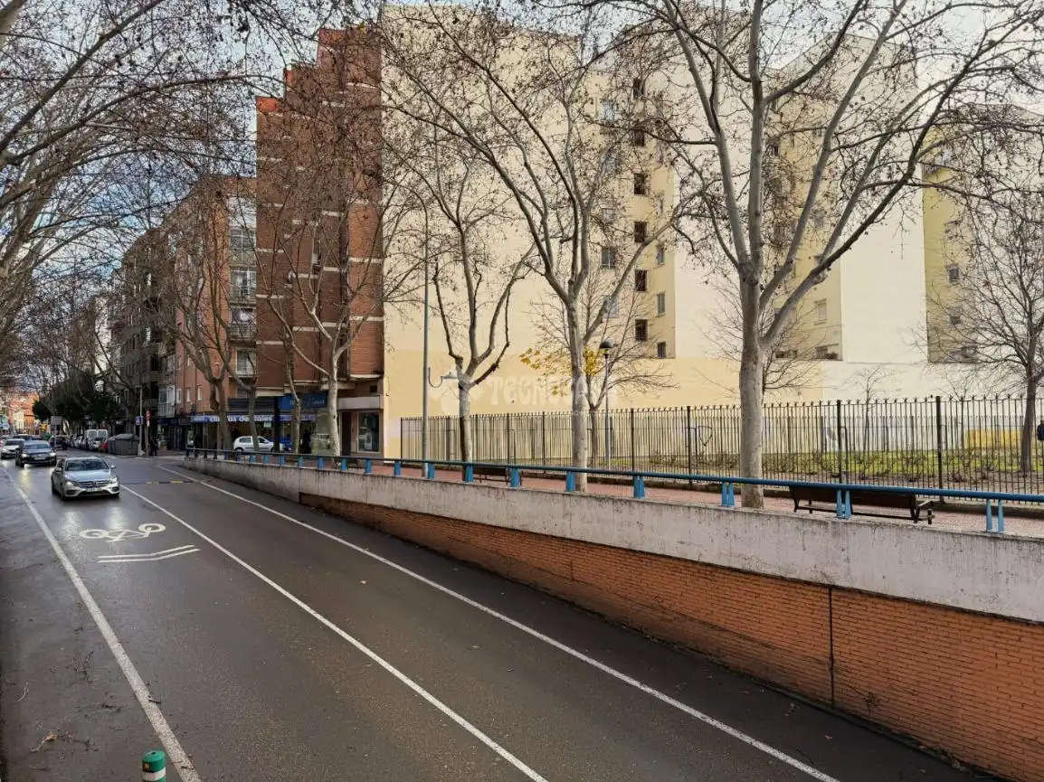 Außenansicht von Maisonette zum Verkauf in Alcalá de Henares mit Klimaanlage, Terrasse und Balkon