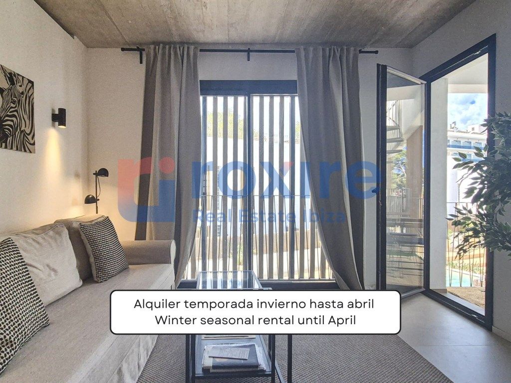 Dormitori de Àtic de lloguer en Sant Antoni de Portmany amb Aire condicionat, Terrassa i Moblat