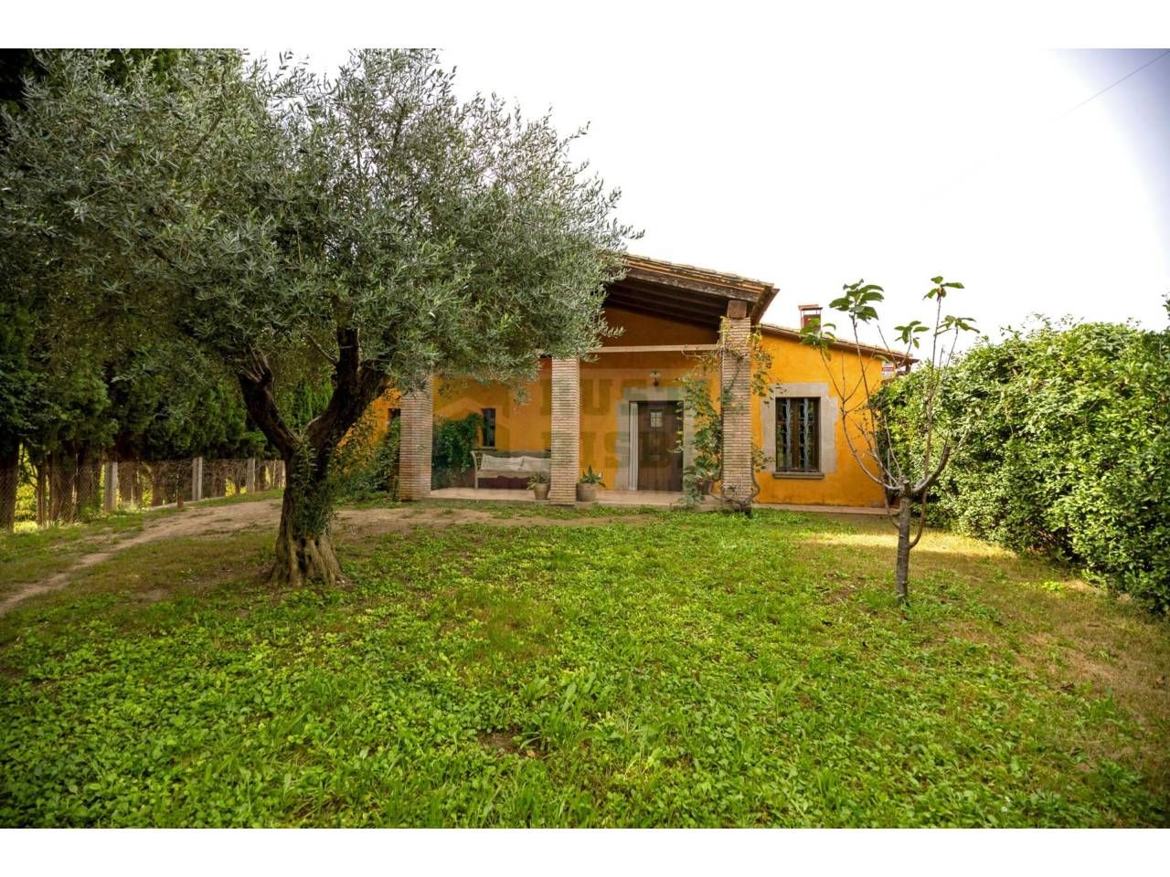 Garden of Country house for sale in Vilopriu  with Air Conditioner, Heating and Private garden