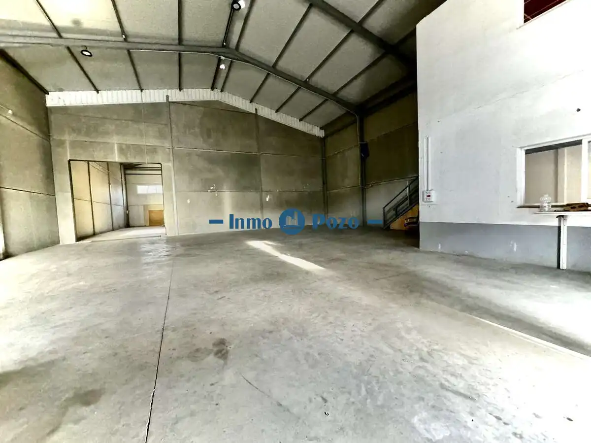 Nave industrial en venta en Almendralejo, imagen 2