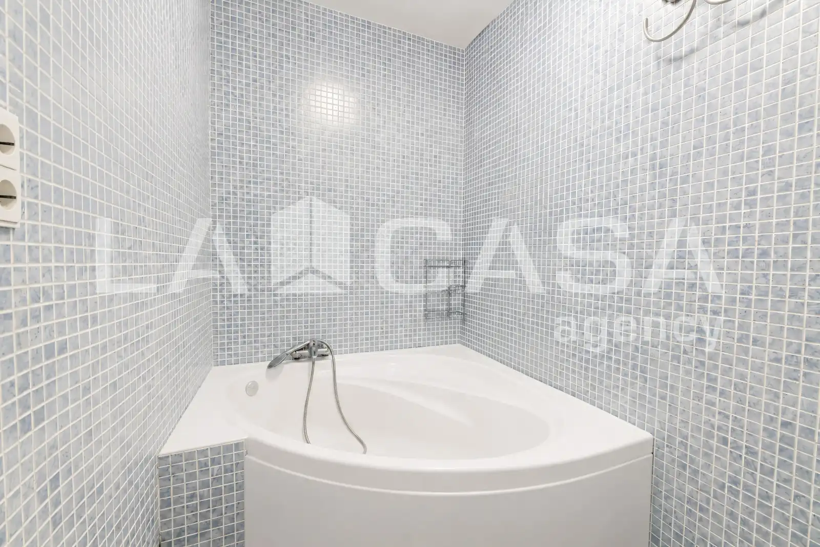 Flat with terrace for sale in Carrer de la Indústria, imagen 7