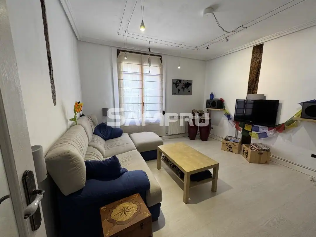 Sala de estar de Piso en venta en Vitoria - Gasteiz con Calefacción, Trastero y Balcón