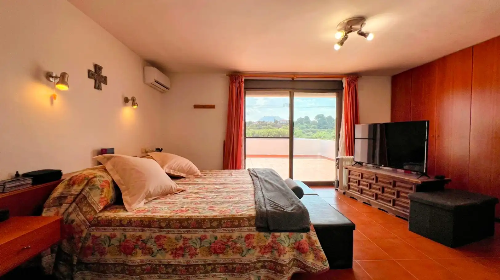 Habitación de Finca rústica en venta en Dénia con Calefacción, Terraza y Piscina