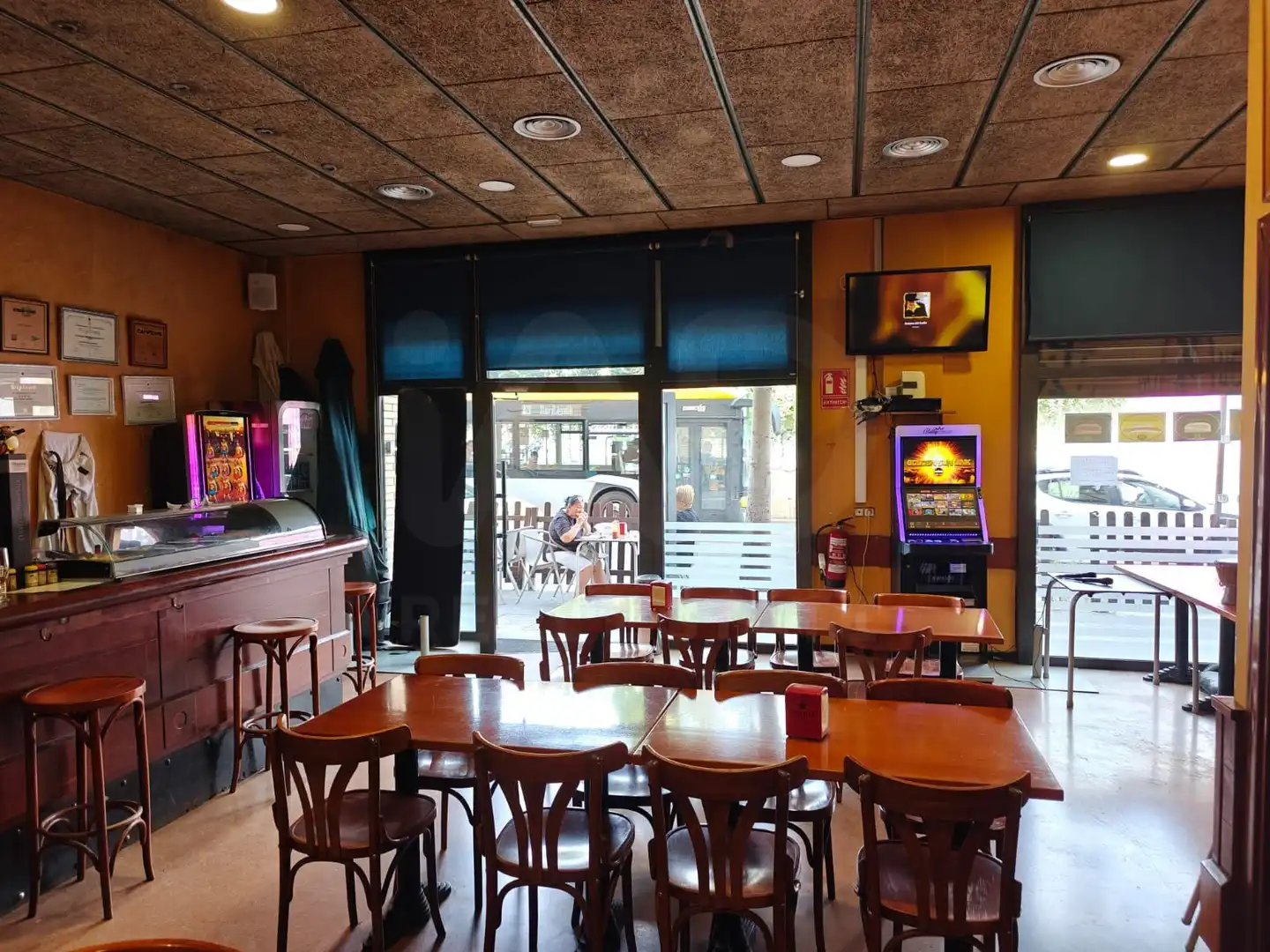 Business premises to rent in Calle osca 18 18