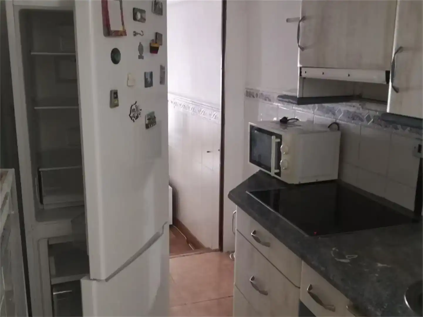 Cuina de Casa adosada en venda en Malpartida de Cáceres amb Aire condicionat, Moblat i Balcó