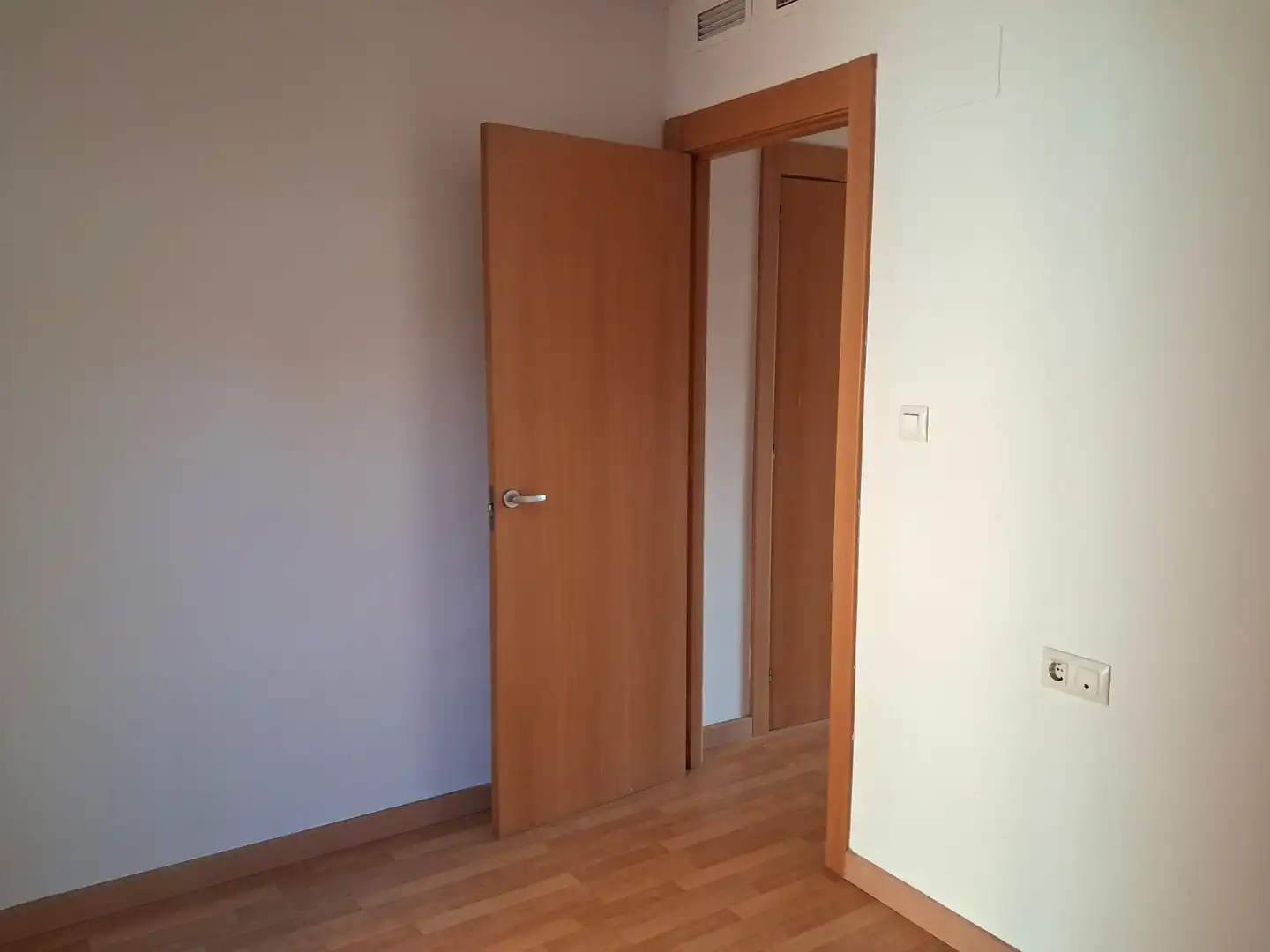 Bedroom of Flat for sale in Fuentes de Ebro  with Air Conditioner, Heating and Parquet flooring