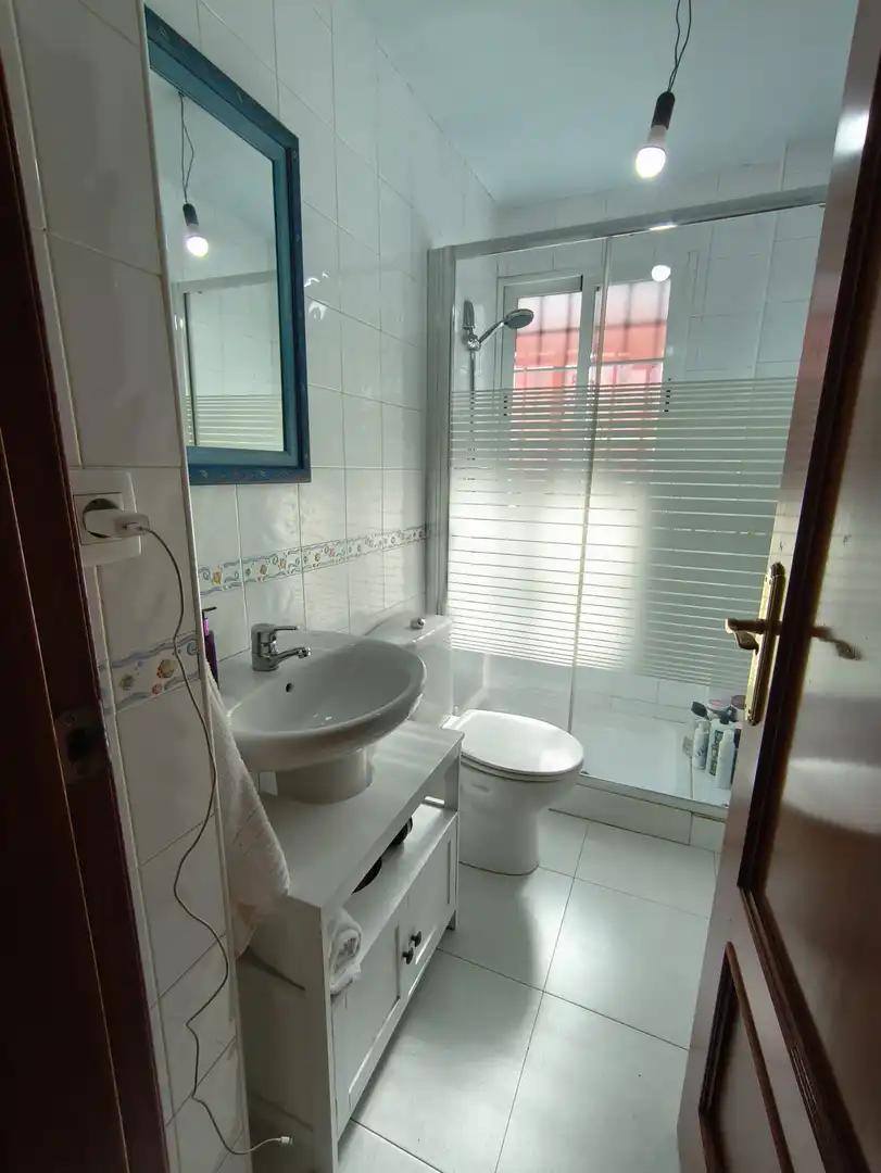 Baño de Casa adosada en venta en Maracena con Calefacción y Trastero