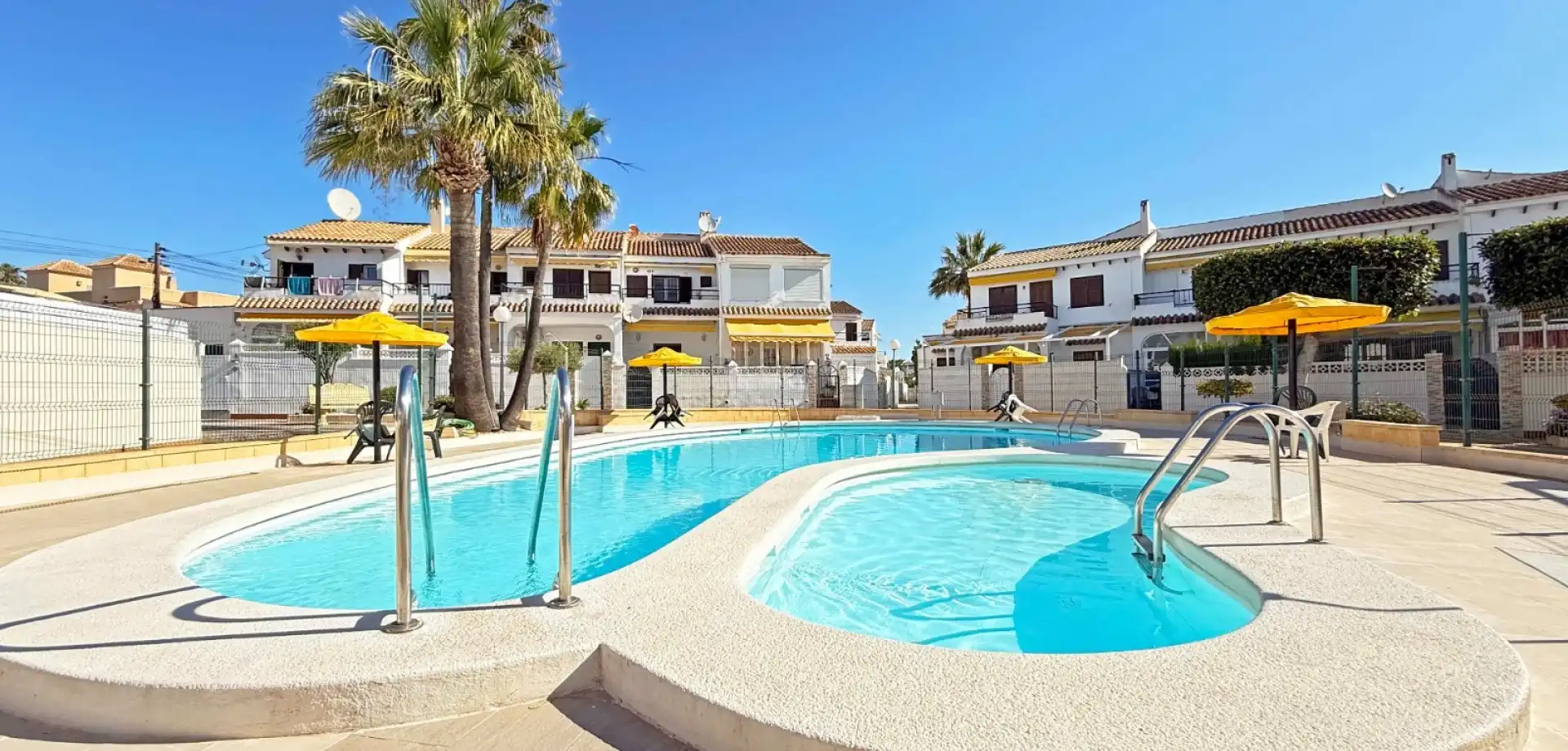 Bajo con piscina en venta en Nueva Torrevieja - Aguas Nuevas, imagen 2