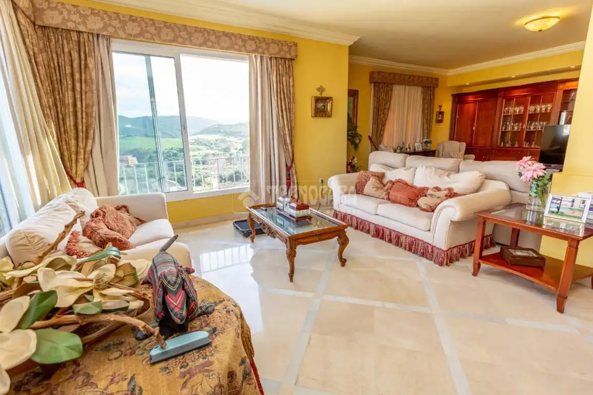 Living room of Houses for sale in Algeciras  with Air Conditioner and Swimming Pool
