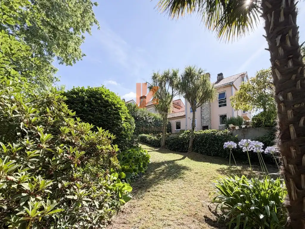 Jardín de Casa adosada en venta en Brión con Jardín privado, Trastero y Horno