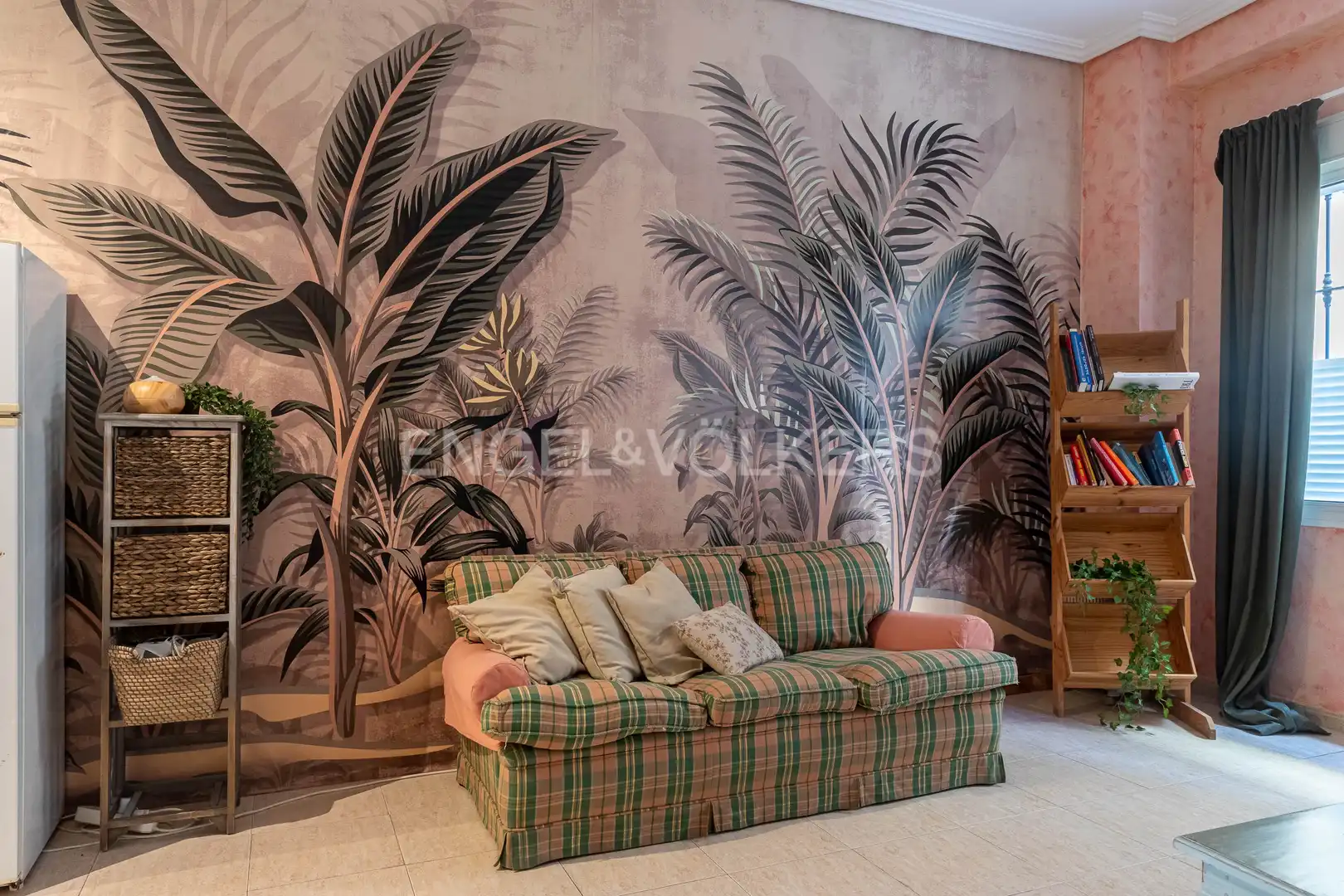 Study for rent in Santa Catalina