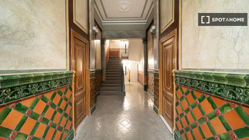 Flat for share in Eixample