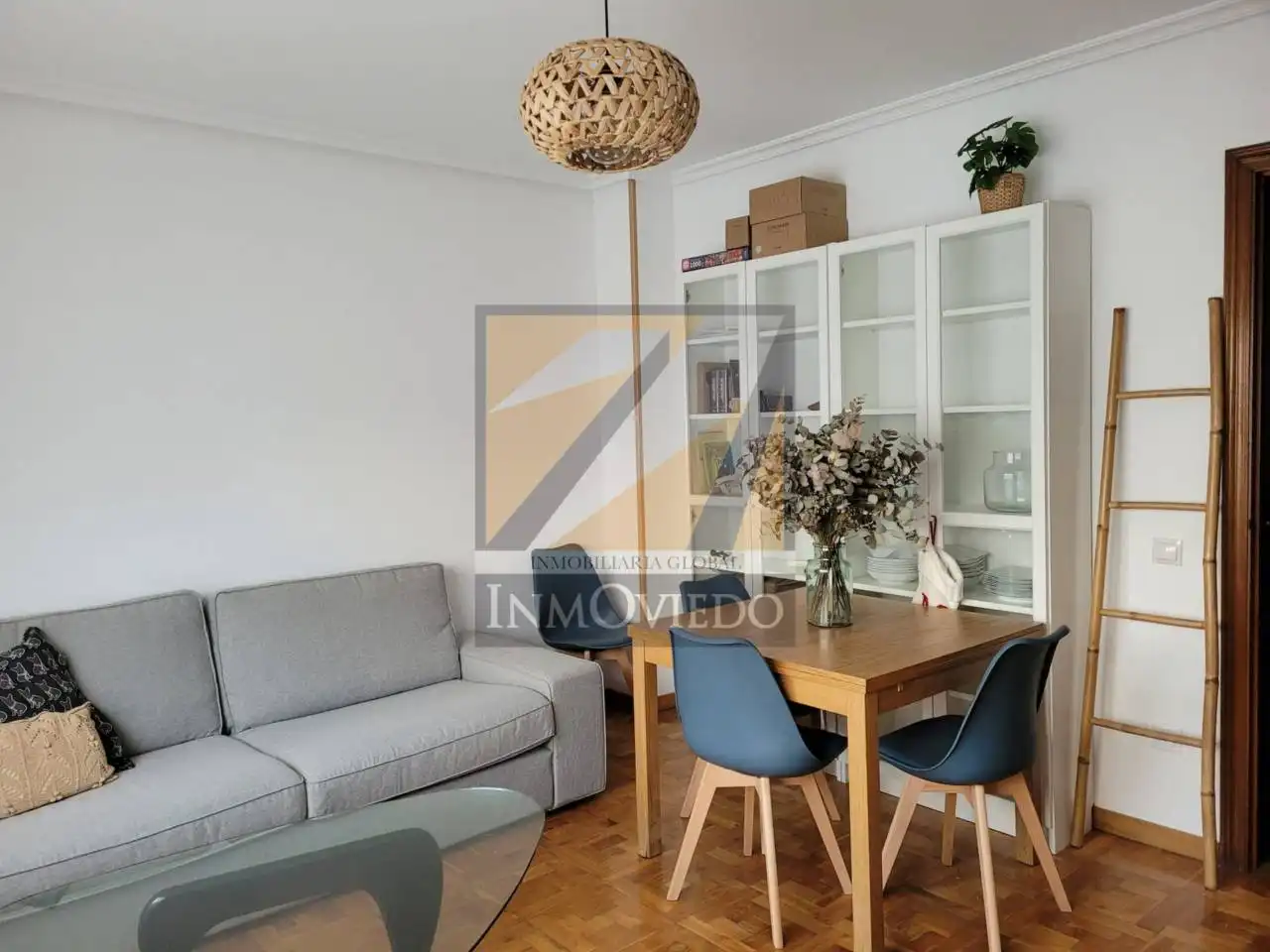 Wohnzimmer von Wohnung zur Miete in Oviedo  mit Heizung
