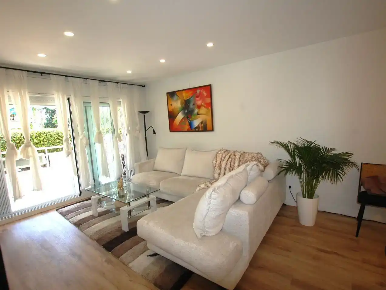 Sala de estar de Piso en venta en Castelldefels con Aire acondicionado y Piscina
