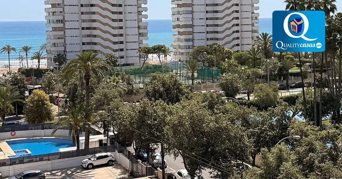 Vista exterior de Pis de lloguer en Alicante / Alacant amb Aire condicionat, Terrassa i Piscina comunitària