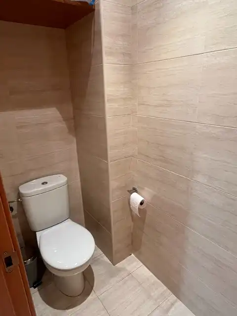 Badezimmer von Büro zur Miete in Santander mit Klimaanlage, Heizung und Möbliert