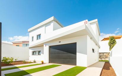 Vista exterior de Casa o xalet en venda en Telde amb Aire condicionat, Terrassa i Balcó