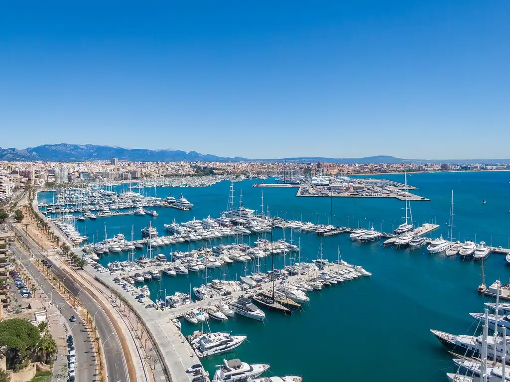 Parking of Apartments for rent in  Palma de Mallorca  with Air Conditioner, Heating and Parquet flooring