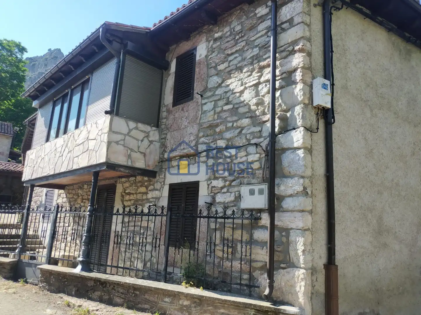 Vista exterior de Casa o chalet en venta en Boñar con Jardín privado
