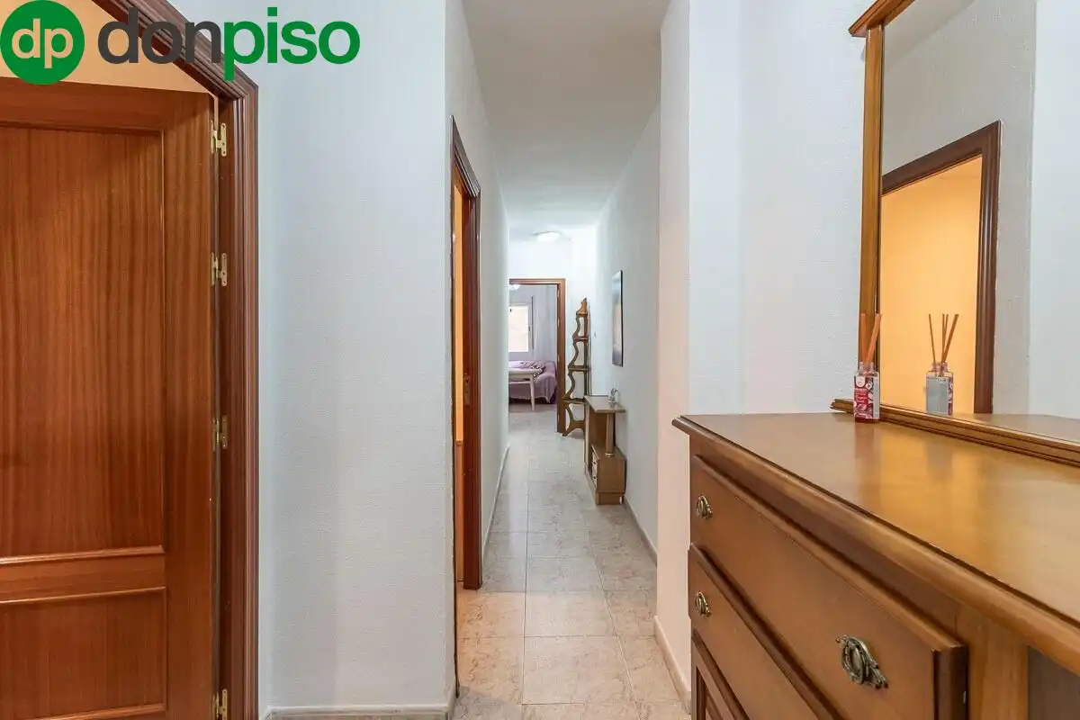 Piso en venta en Granada con Amueblado