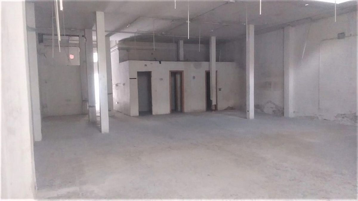 Premises for sale in  Madrid Capital