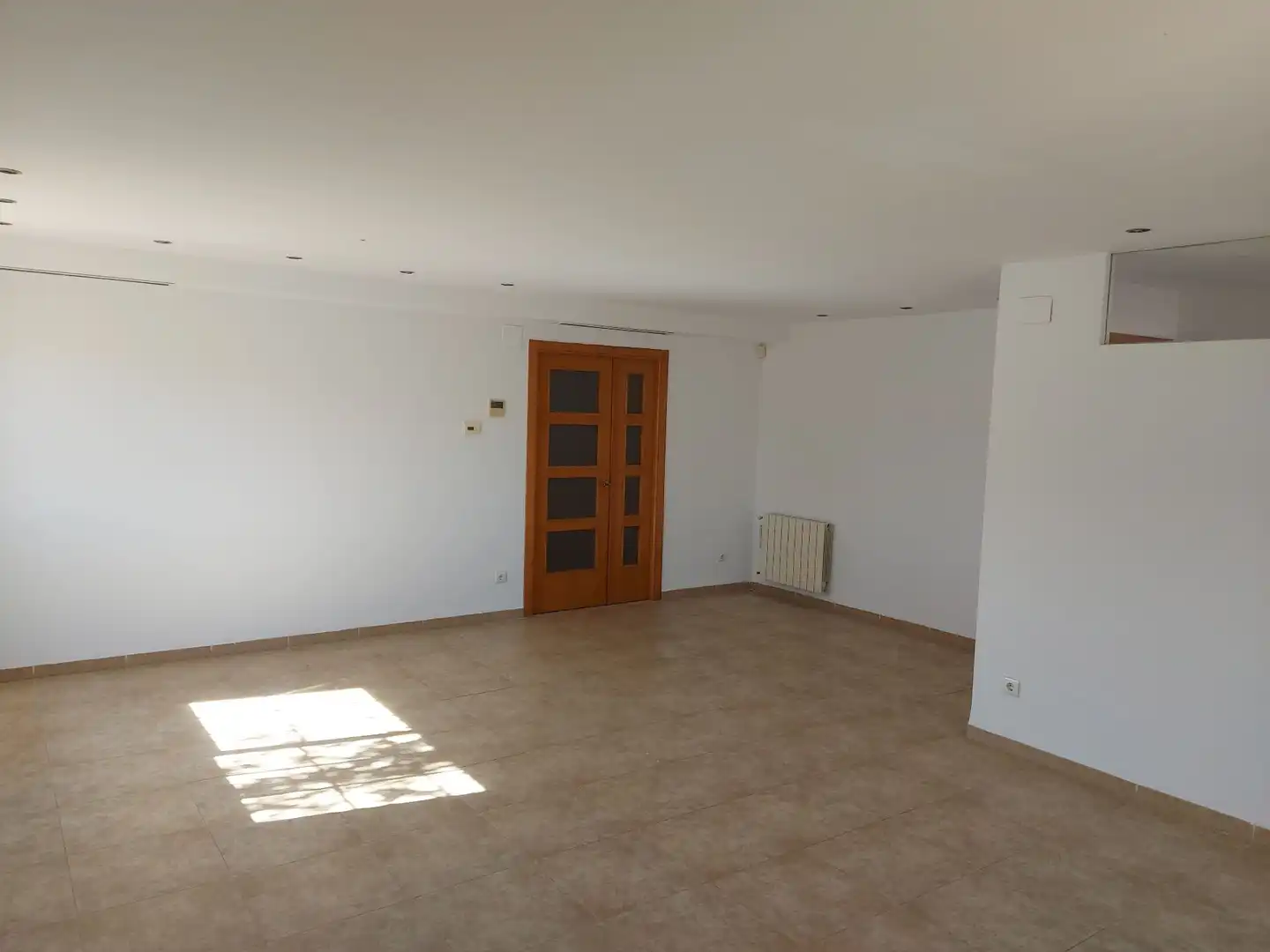 Houses for sale in La Pobla de Vallbona  with Air Conditioner, Heating and Private garden
